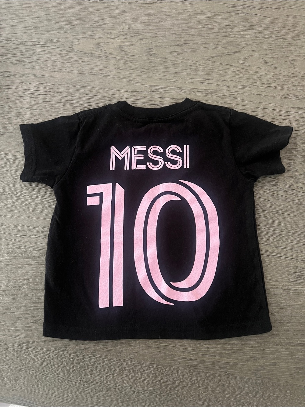 Inter Miami CF Kids Short Sleeve Logo Tee in Black. Never worn